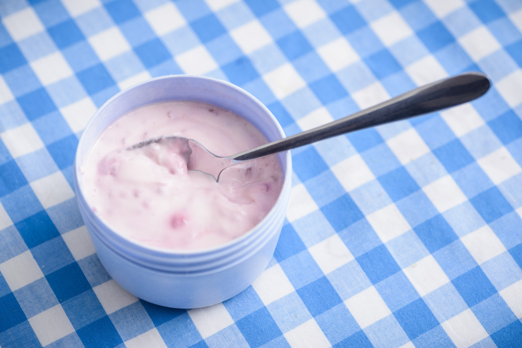 Raspberry swirl yoghurt